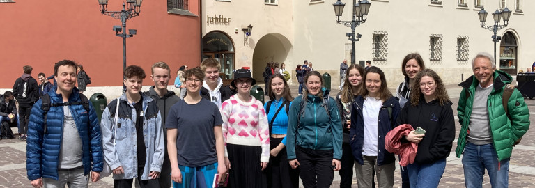 gruppenfoto_auschwitz_krakau_2023_ej_cham